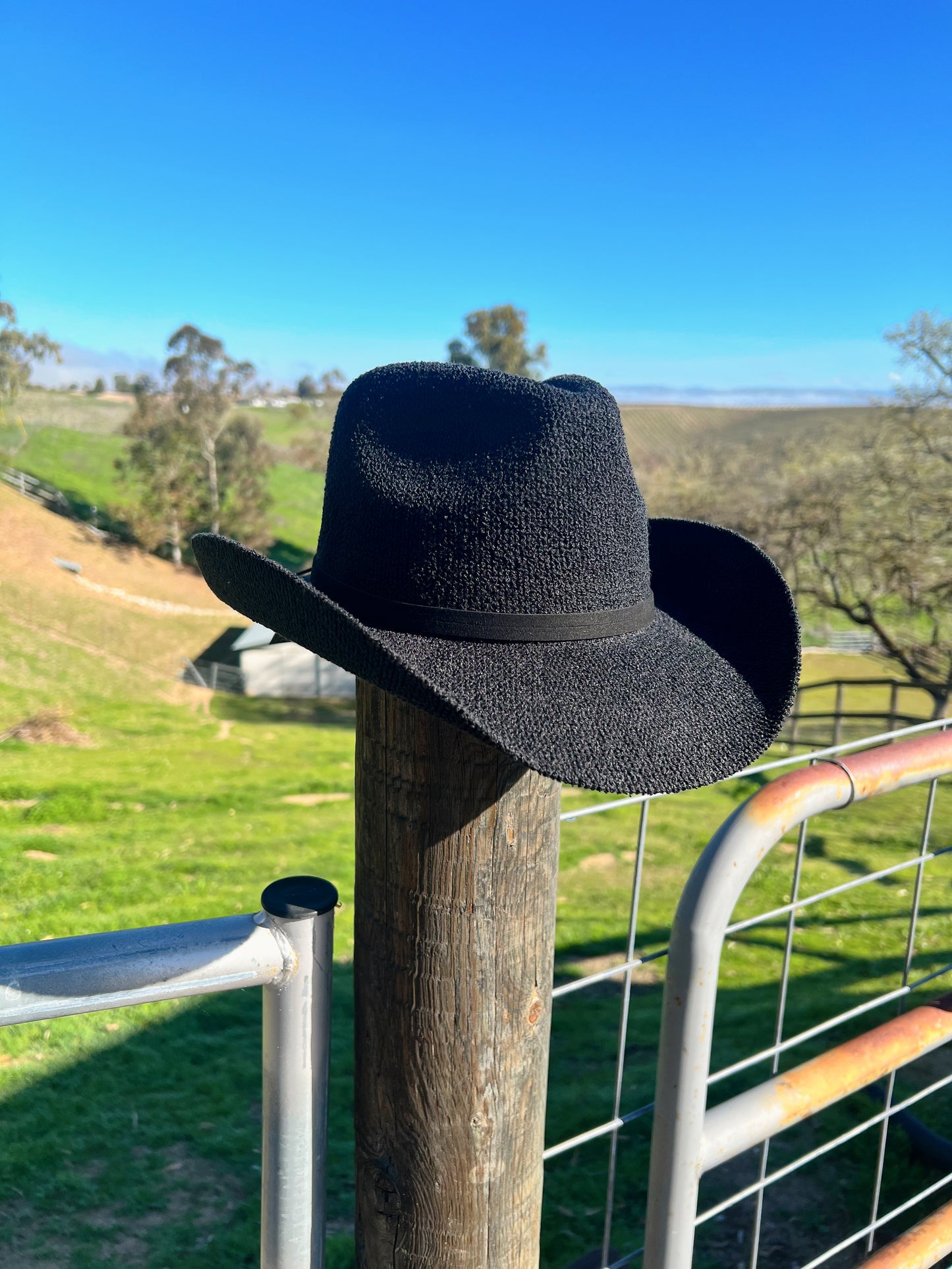 Country Chic Cowgirl Hat - Black